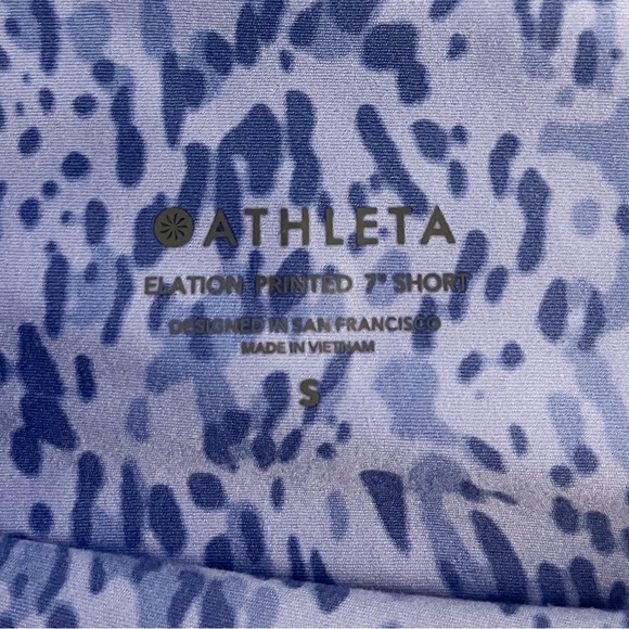 Athleta Elation Printed 7” Short in Liquid Petals
Victorian Periwinkle - Picture 10 of 12